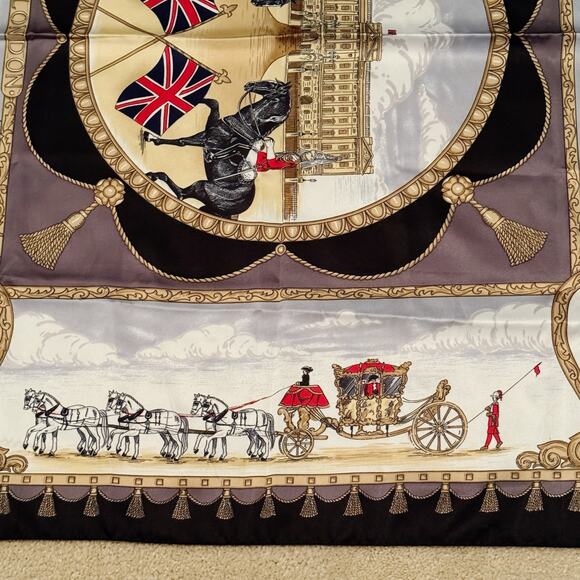 Vintage Art of the Scarf 34x34 Square Scarf from Tie Rack Ltd London Royals - Picture 7 of 15